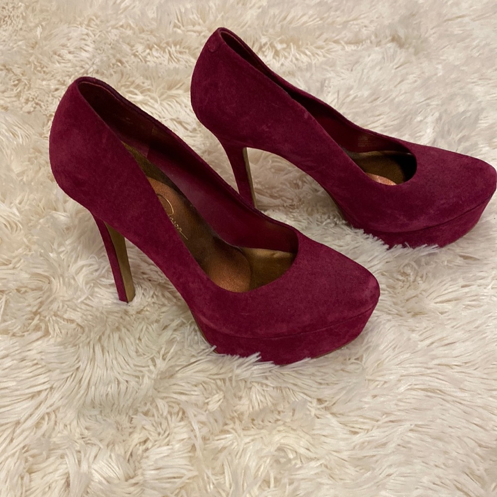 Jessica Simpson platform heel!  So pretty!!